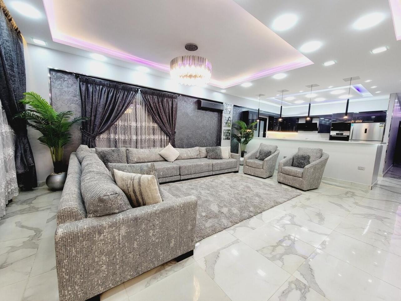 New Cairo's King Bed Gem Dream #5 Apartment
